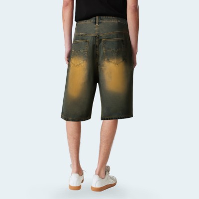 Contrast color spray paint ripped men's denim shorts