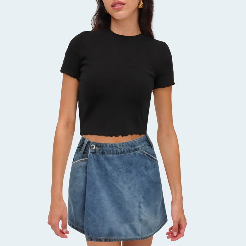 Simple blue mid-rise women's denim shorts
