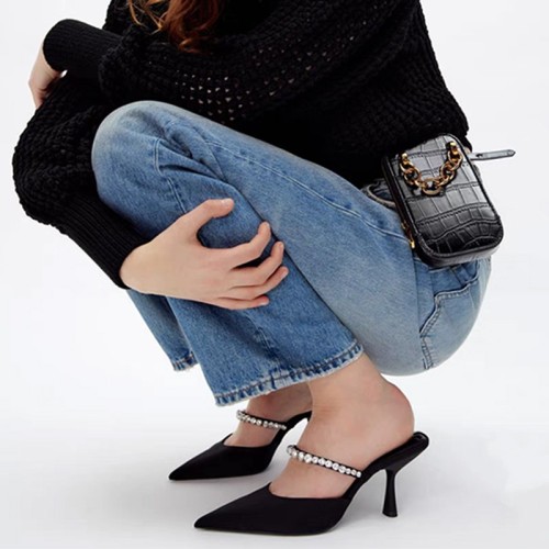 Black rhinestone embellished high-heeled pointed slippers