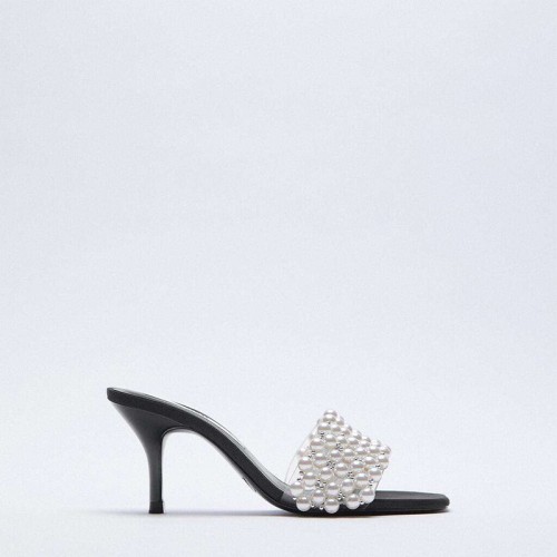 Pearl-embellished black high-heeled open slippers