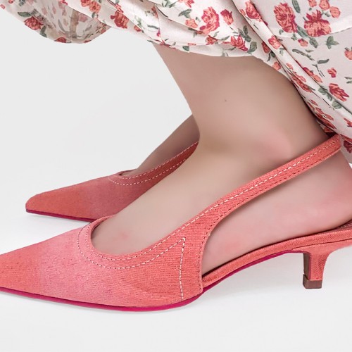 Elegant pink canvas women's mid-heel sandals
