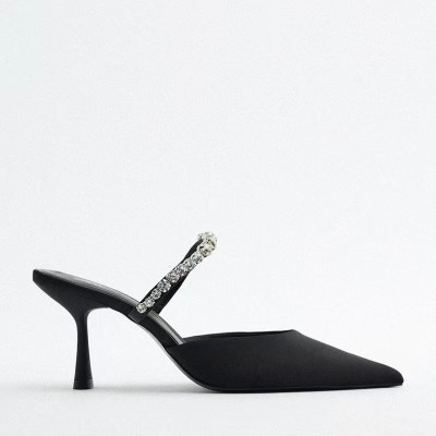 Black rhinestone embellished high-heeled pointed slippers